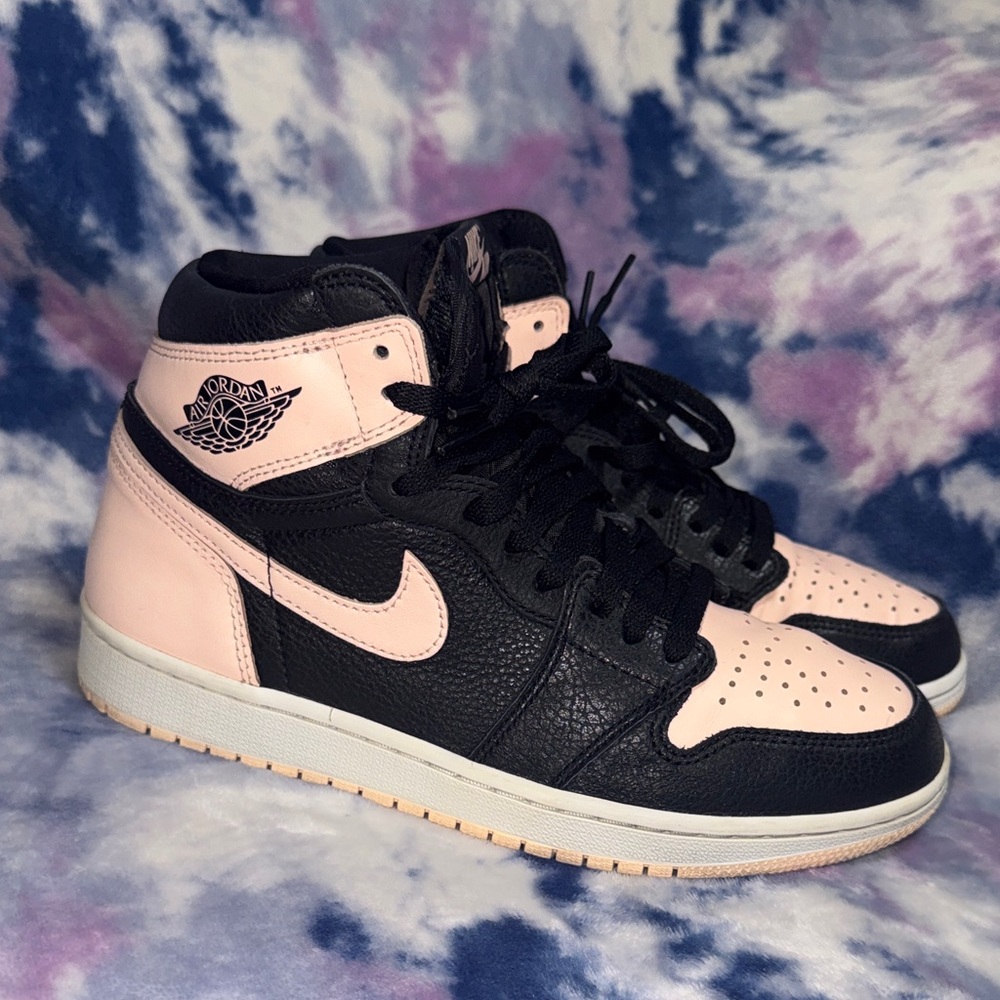 Jordan 1 Retro High OG 'Crimson Tint' - 8.5 Men’s/ 10 Women’s